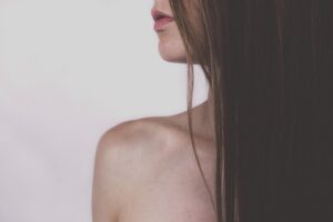 Naturalna henna czy gotowa farba z dodatkami – co wybrać?